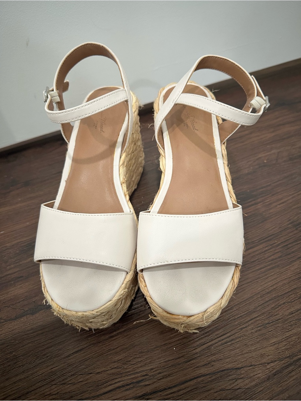 Universal Thread White Wedge Espadrille Sandals Size 6